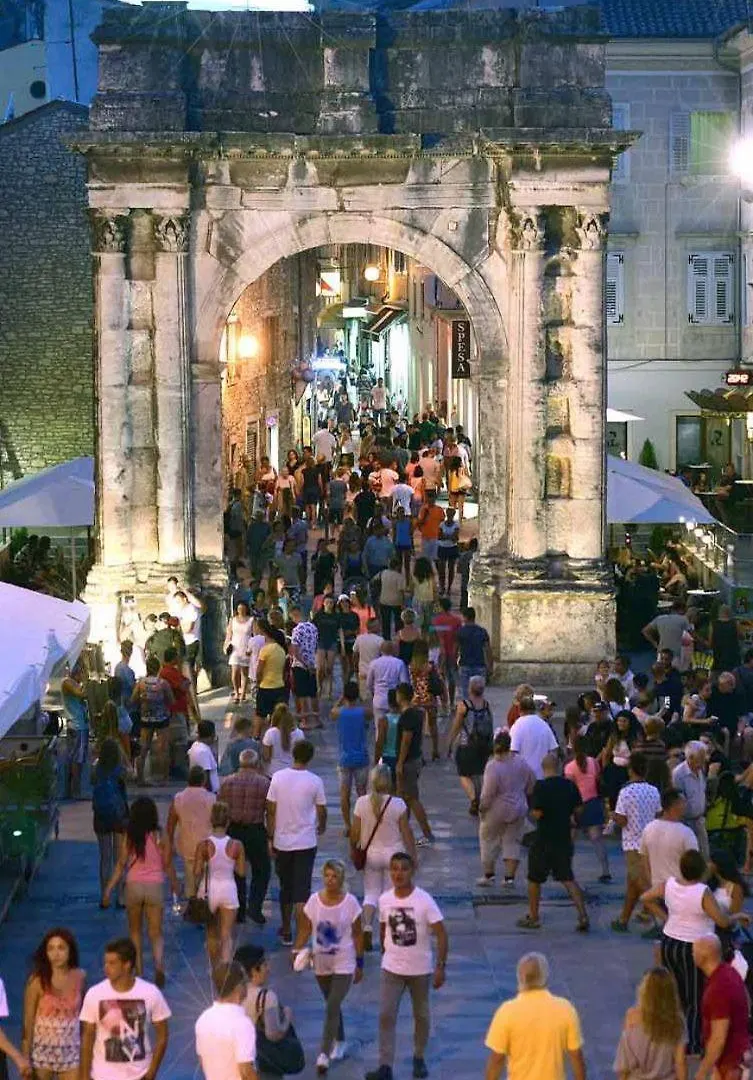 Angels - Anna Apartment Pula